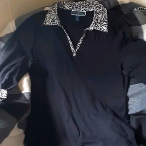 Aye nice black shirt for a women great top to wear